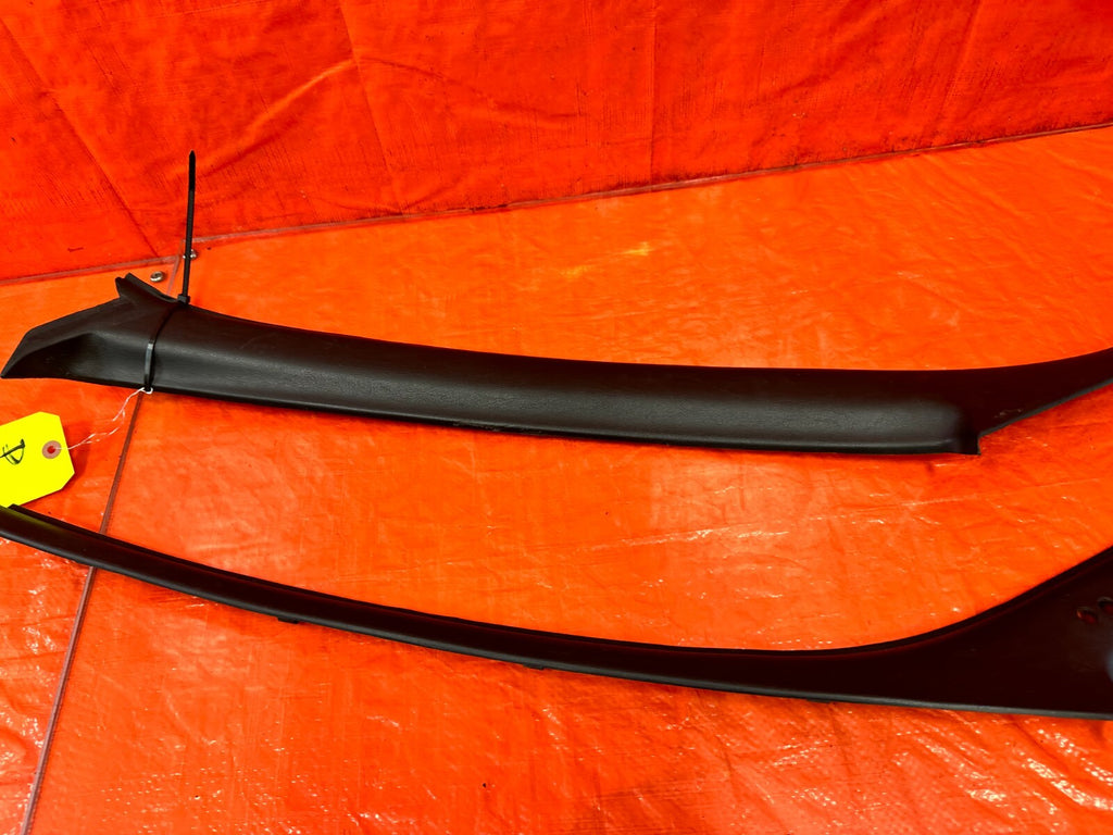 88 91 HONDA CRX DX   LEFT & RIGHT REAR A PILLARS   BLACK COLOR   OEM #2776