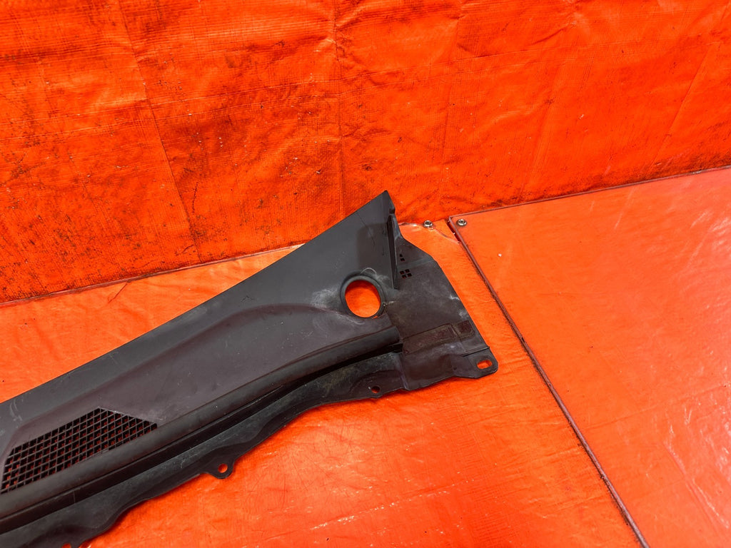 08 15 INFINITI G37 COUPE CONVERTIBLE WINDSHIELD WIPER COWL TRIM PLASTIC OEM 3291