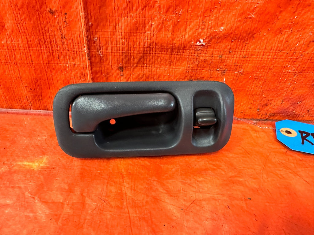 97 01 HONDA CR V CRV   RIGHT REAR INTERIOR DOOR HANDLE TRIM OEM 3011