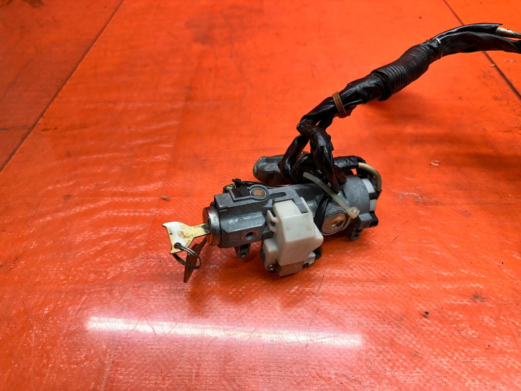 92 95 HONDA CIVIC EX 1.6L   5 SPEED MANUAL IGNITION SWITCH W/ KEY   OEM #33311