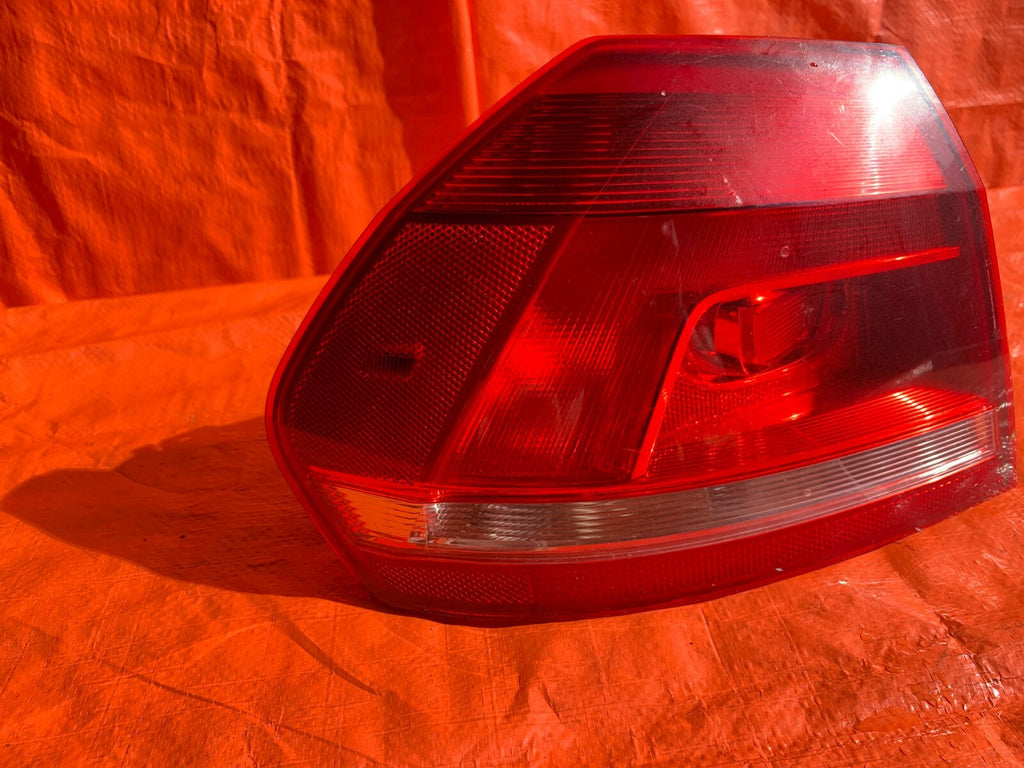OEM 2014 2015 14 15 VOLKSWAGEN PASSAT DRIVER LEFT OUTER TAIL LIGHT LAMP 6