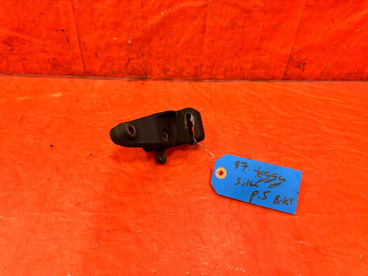 94-01 ACURA INTEGRA - NON VTEC B18B1 - POWER STEERING BRACKET - OEM 309-10
