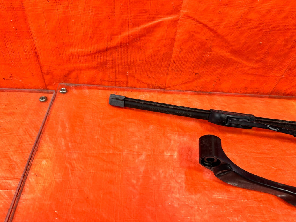 17 20 INFINITI Q60   LEFT & RIGHT WINDSHIELD WIPER ARMS   OEM FACTORY #2895