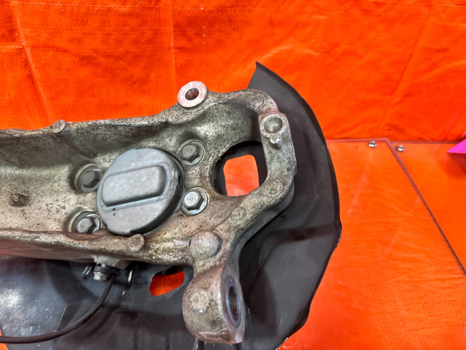 14 20 INFINITI Q50 DRIVER LEFT FRONT SPINDLE KNUCKLE W/ UPPER LOWER ARMS OEM 28920