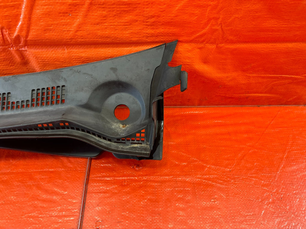 02 05 HONDA CIVIC SI EP3 HATCH   WIPER COWL TRIM   DRIVER LEFT SIDE OEM #2164