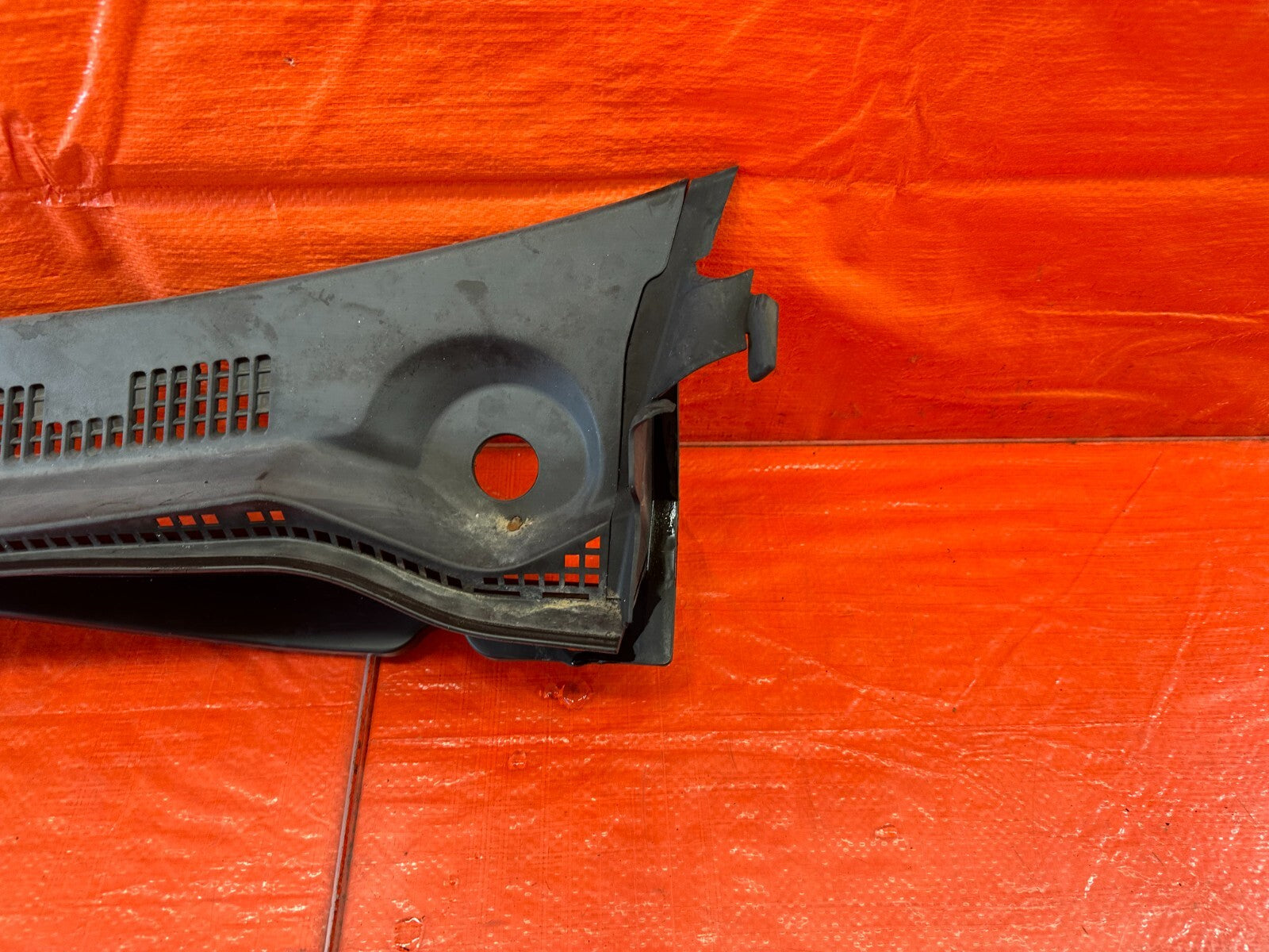 02 05 HONDA CIVIC SI EP3 HATCH   WIPER COWL TRIM   DRIVER LEFT SIDE OEM #2164