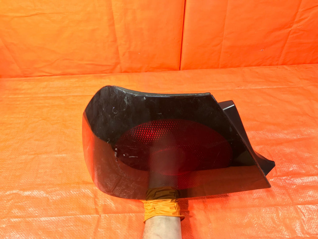 OEM 2004 2005 CHEVROLET IMPALA DRIVER LEFT OUTER TAIL LIGHT LAMP 04 05 165252615