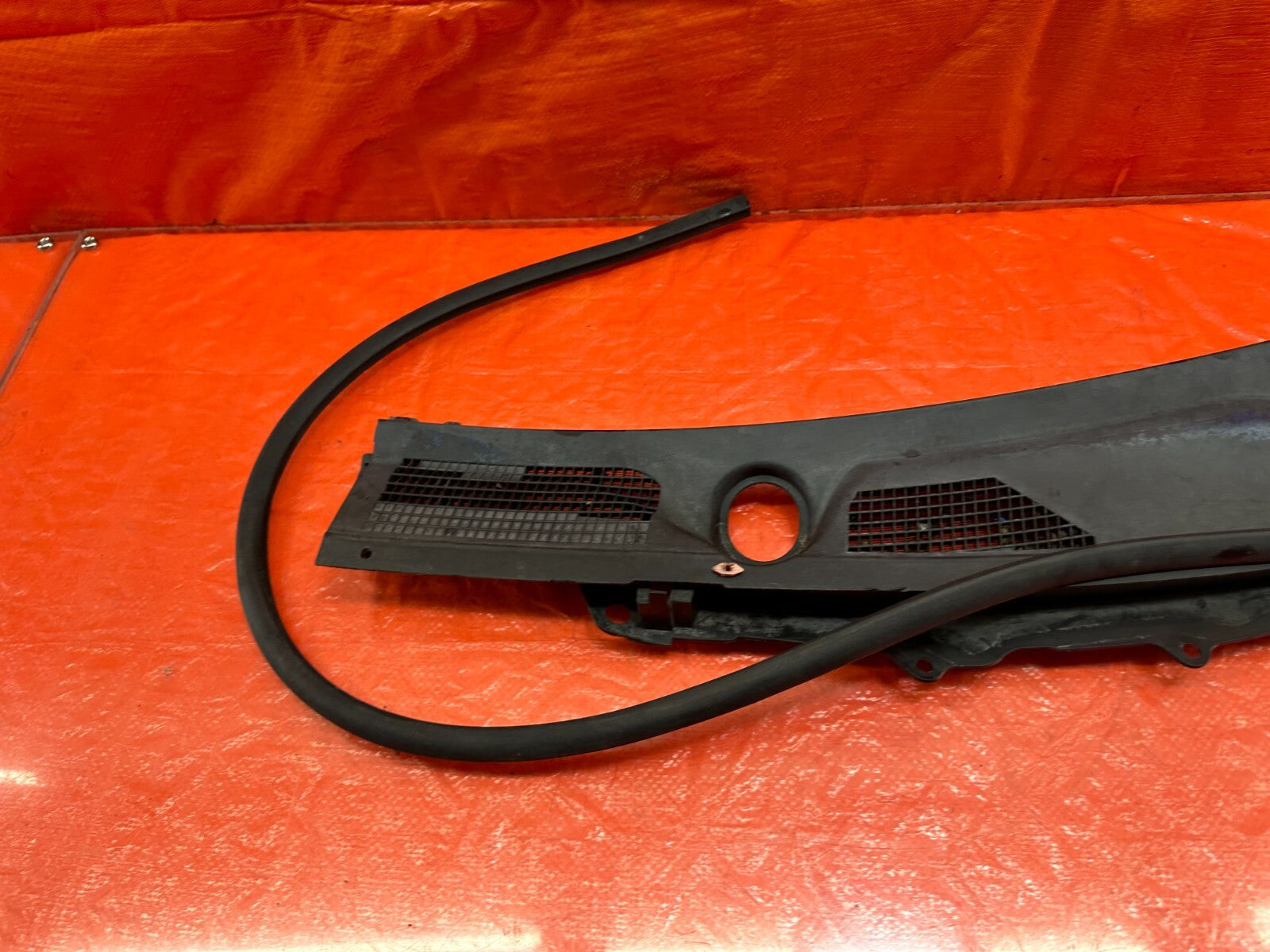 08 15 INFINITI G37 & Q60   2D COUPE   WIPER COWL TRIM   LEFT SIDE   OEM #2077