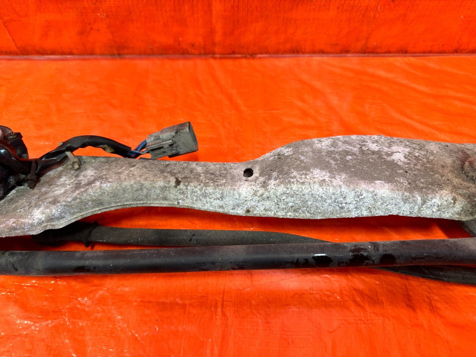 92 00 LEXUS SC300   WINDSHIELD WIPER MOTOR W/ LINKAGE   OEM FACTORY #27611