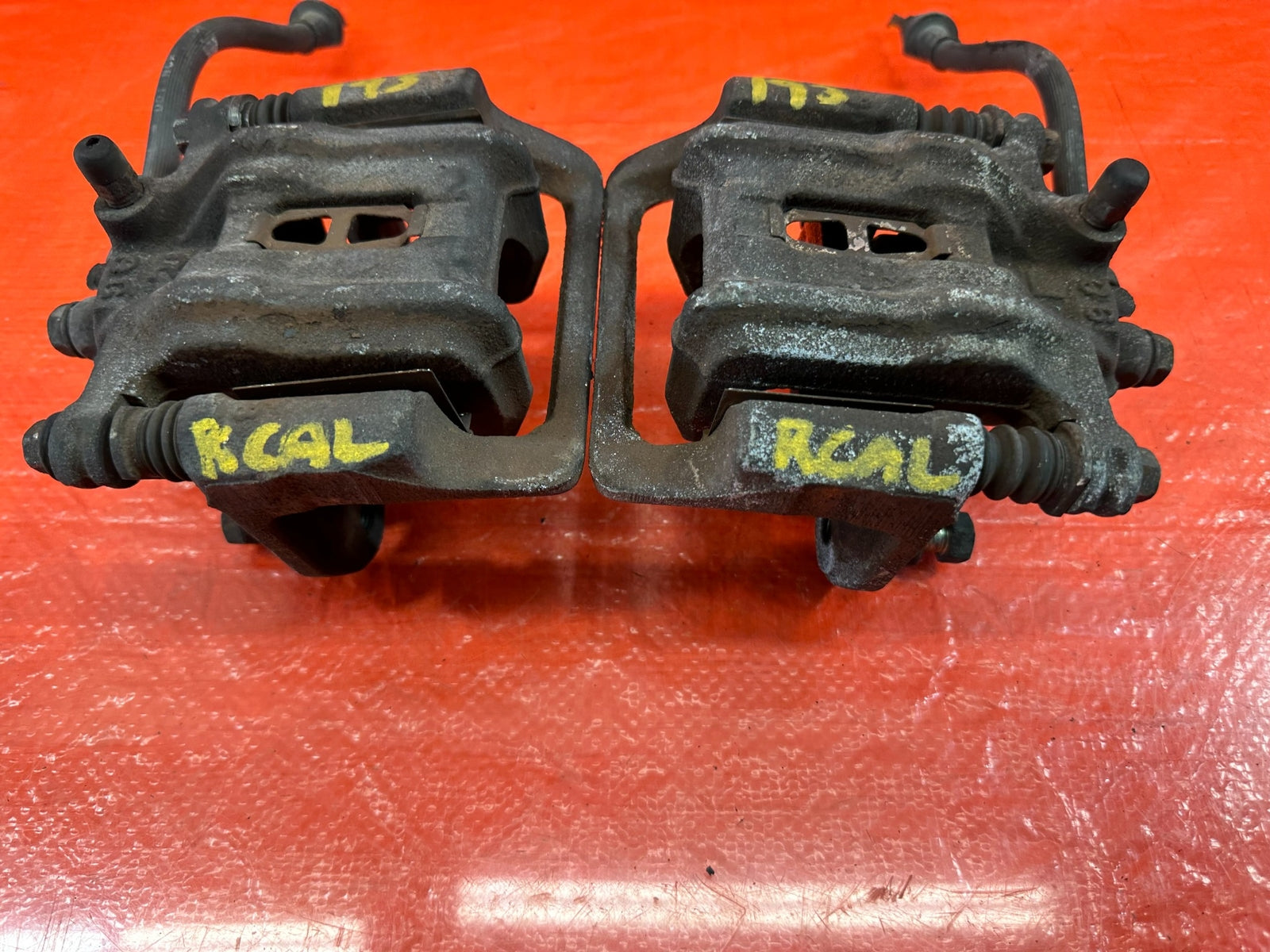 95 98 HONDA ODYSSEY   LEFT AND RIGHT REAR BRAKE CALIPERS   OEM FACTORY #1934