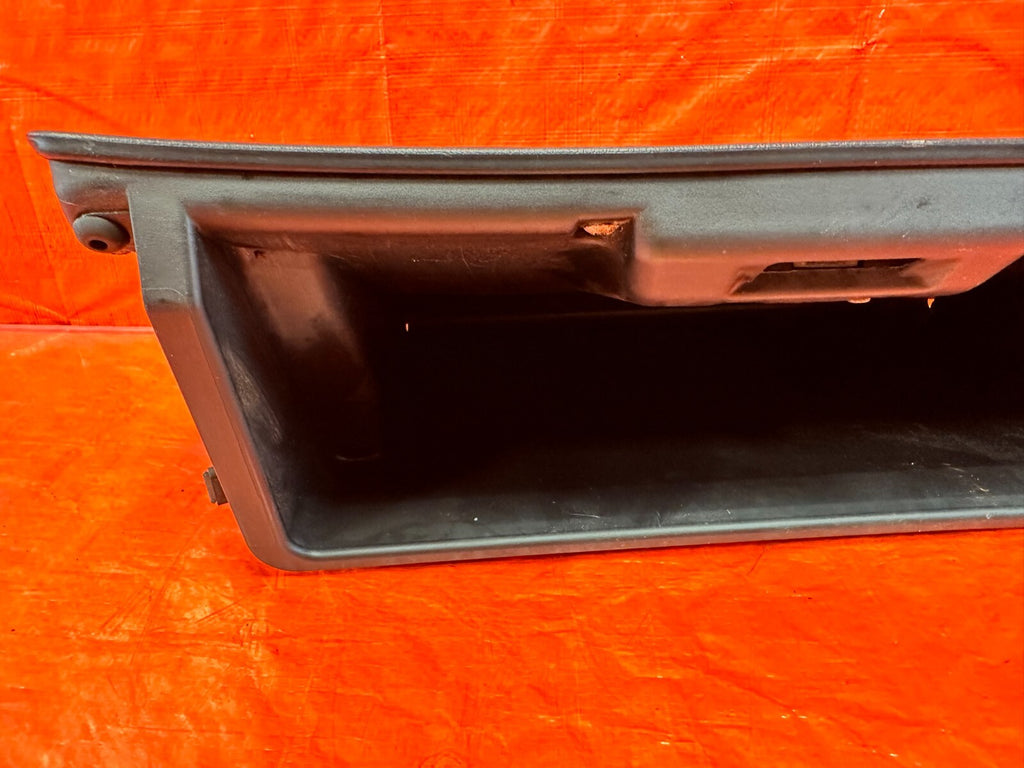 94 01 ACURA INTEGRA 2 & 4 DOOR   GLOVE BOX   BLACK   COLOR   OEM #2747