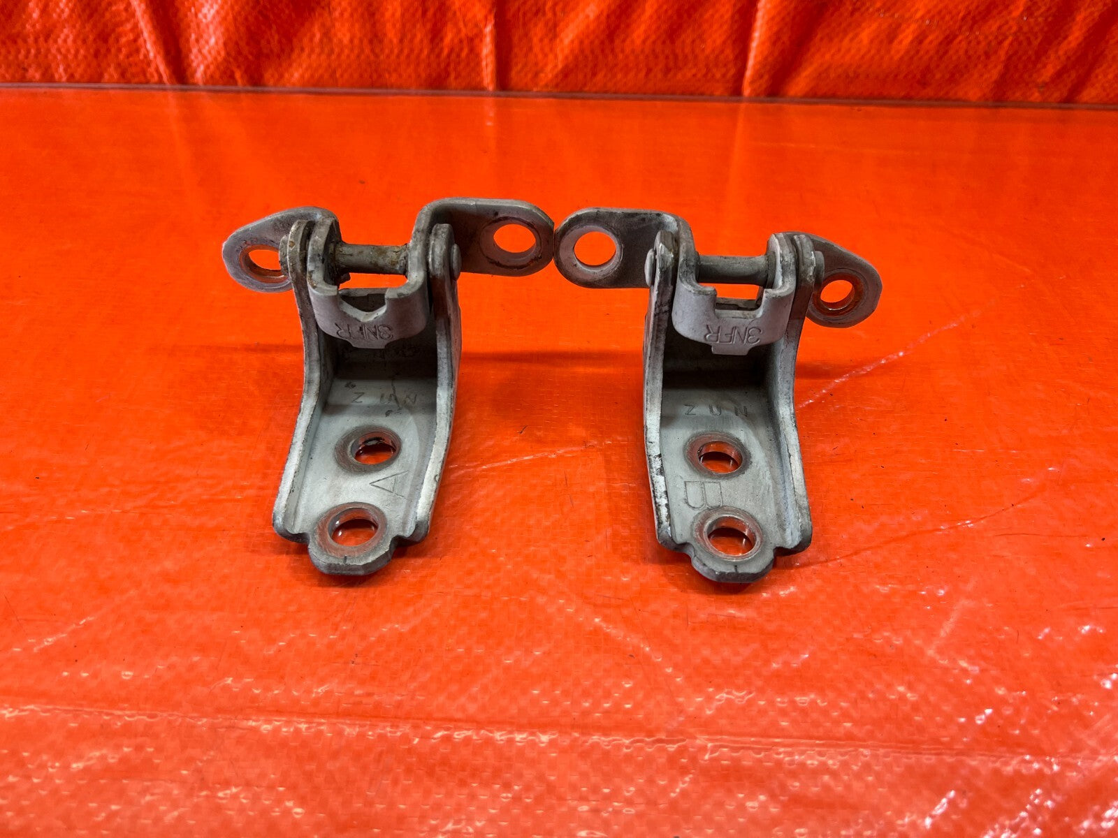 02 06 ACURA RSX   PASSENGER RIGHT FRONT DOOR HINGE SET UPPER LOWER   OEM #1494