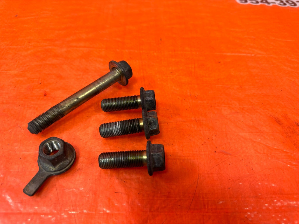 02 05 HONDA CIVIC SI EP3 HATCH   FRONT TRANSMISSION MOUNT BOLTS HARDWARE OEM 2584