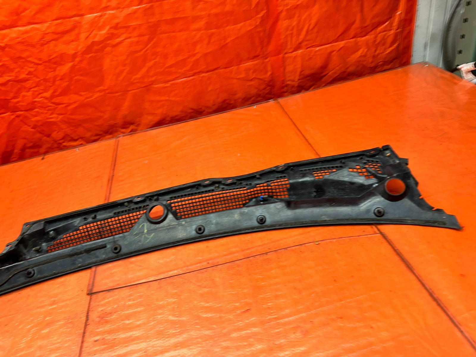 94-01 ACURA INTEGRA FRONT WINDSHIELD WIPER COWL GRILLE TRIM OEM #34018