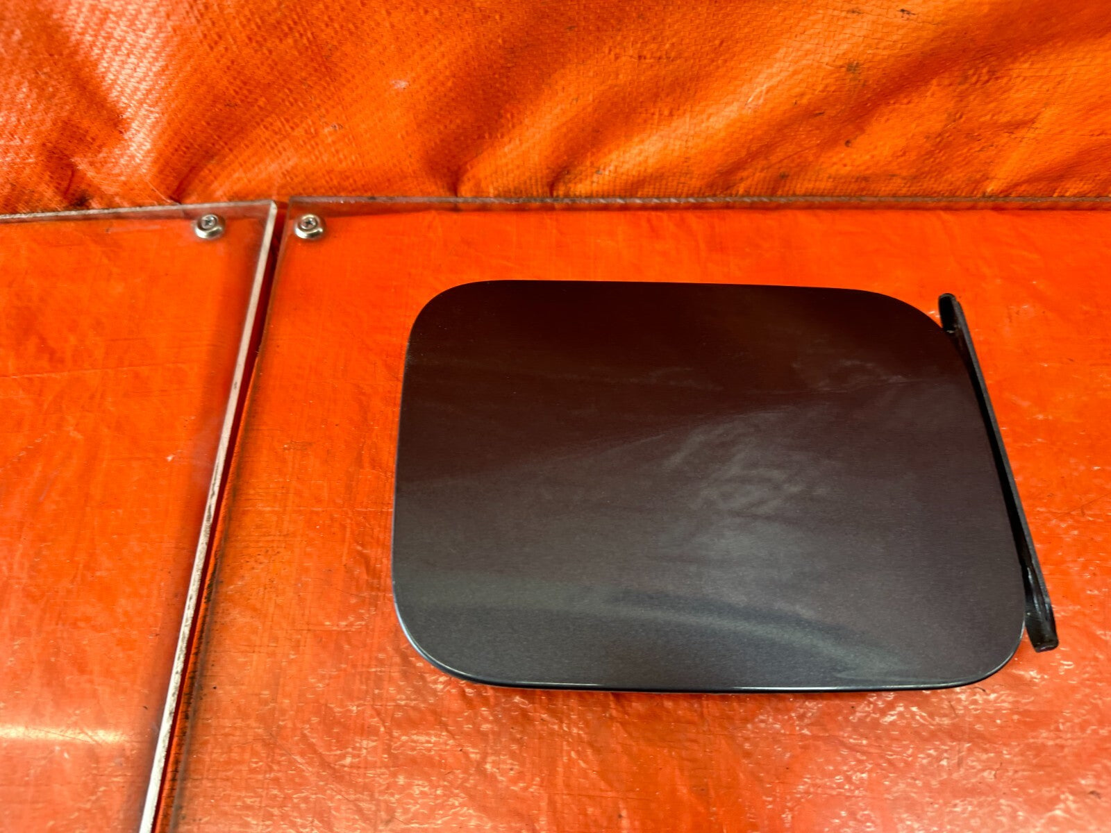 09 13 INFINITI G37 SEDAN   GASOLINE GAS FUEL LID COVER   OEM FACTORY #2383