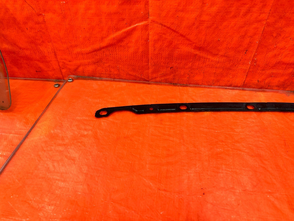 93 97 HONDA DEL SOL   FRONT BUMPER UPPER STIFFENER GASKET   OEM #2954