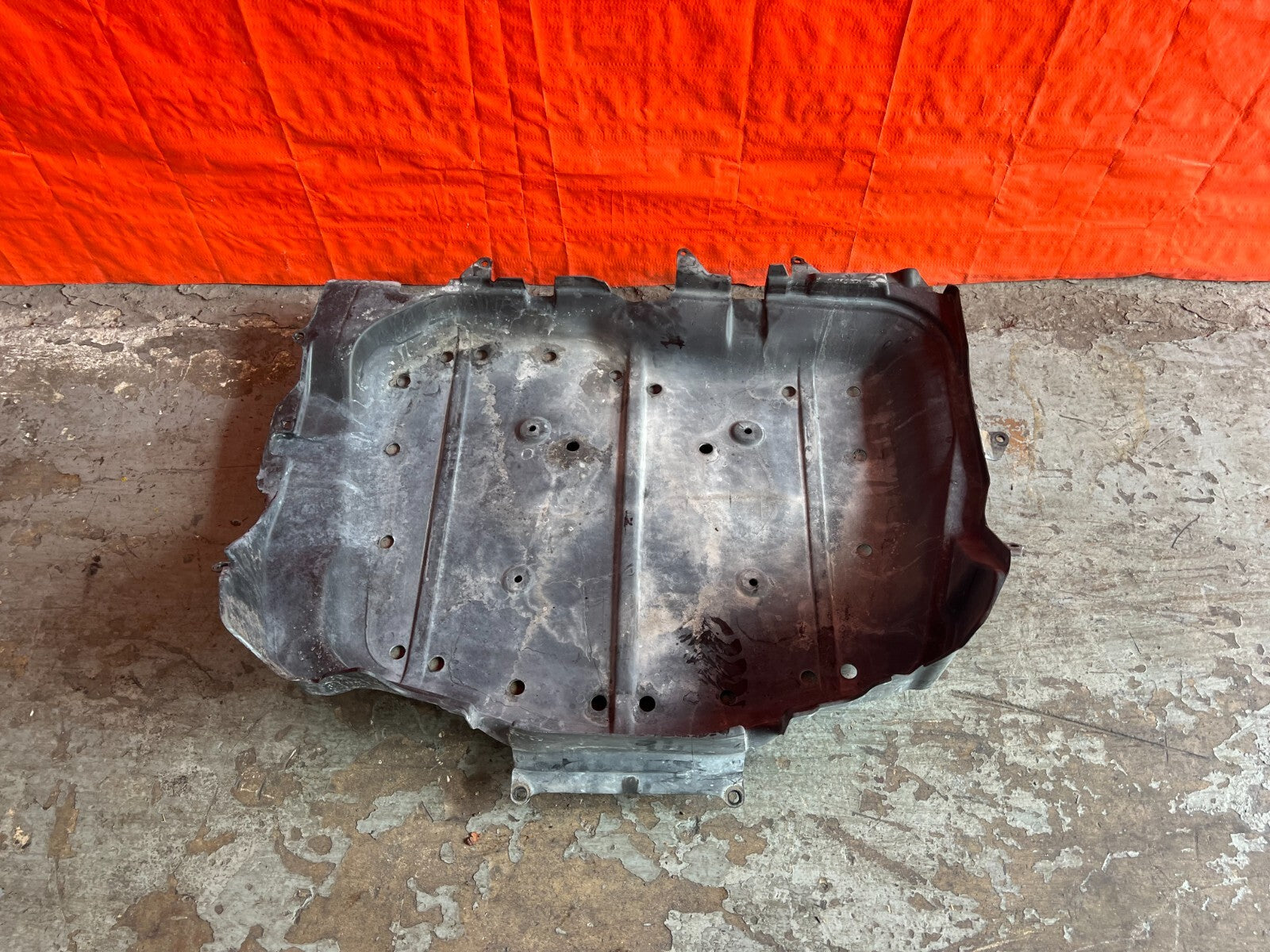97 98 HONDA PRELUDE   FUEL TANK GASOLINE TANK PLASTIC COVER TRIM SHROUDE OEM 1368