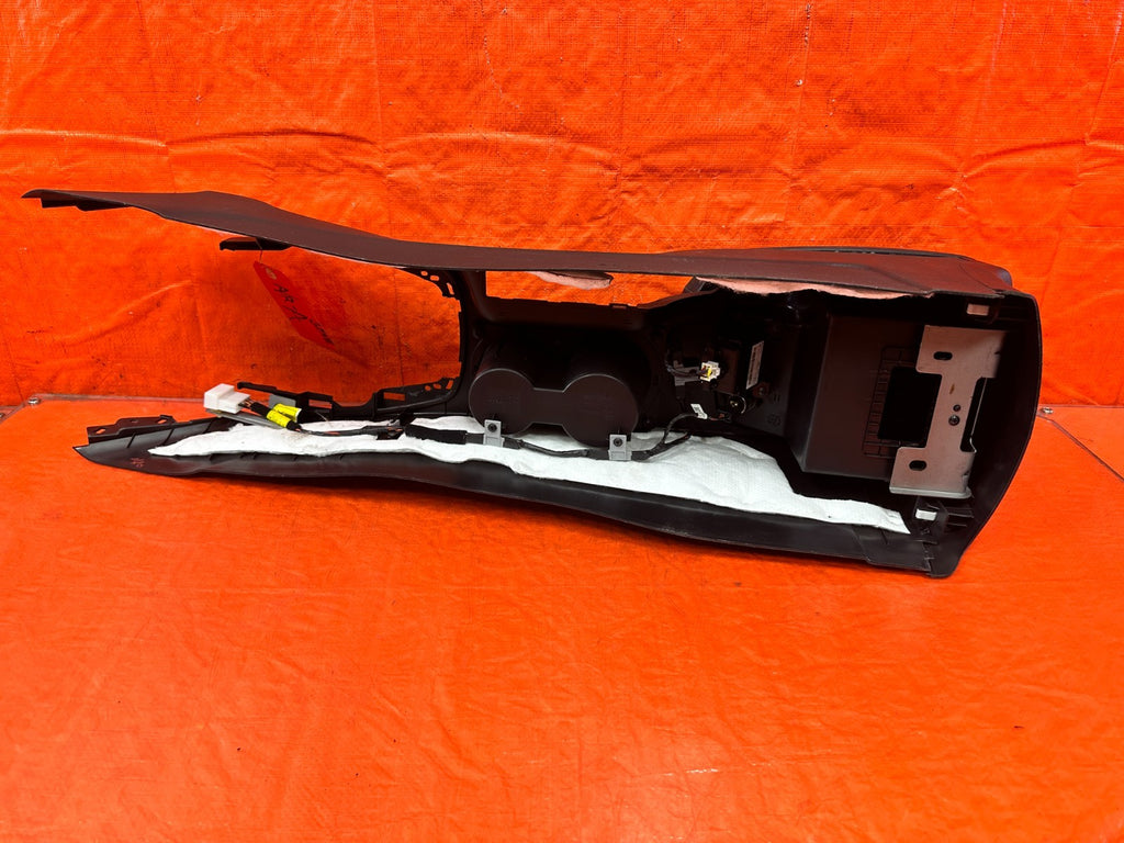 13 16 HYUNDAI GENESIS COUPE   ARM REST / CENTER CONSOLE STORAGE   OEM GENE9
