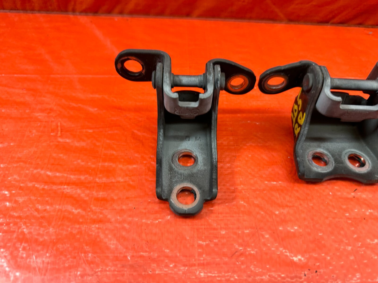 04 08 ACURA TSX   PASSENGER RIGHT FRONT DOOR HINGE SET UPPER LOWER   OEM #2055