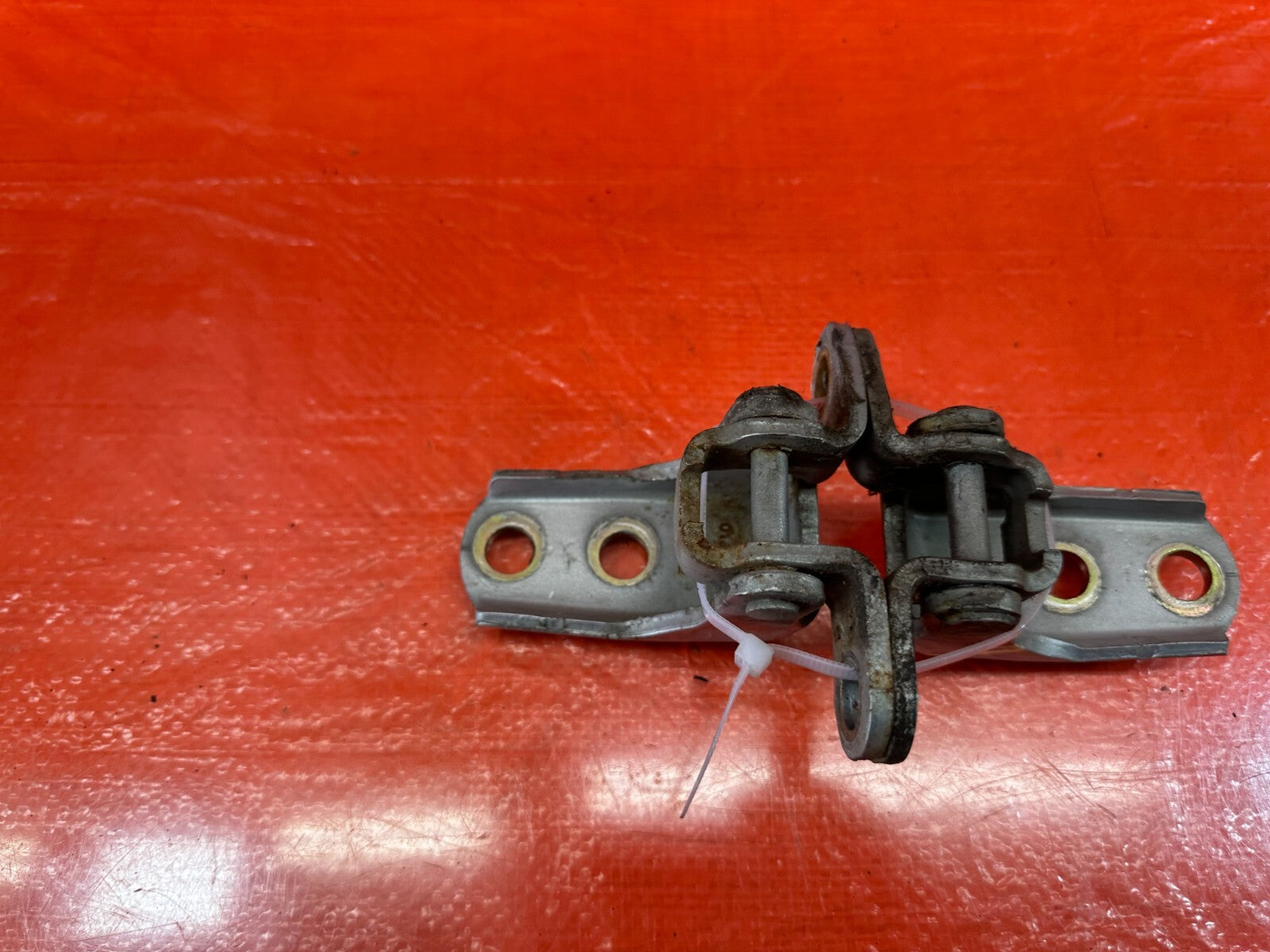 02 05 HONDA CIVIC SI EP3 HATCHBACK DOOR HINGE SET UPPER & LOWER RIGHT  OEM 2136