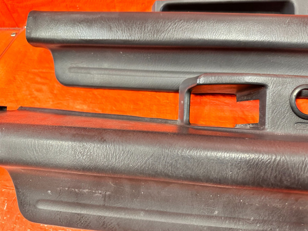 96 00 HONDA CIVIC COUPE   LEFT AND RIGHT FLOOR PILLARS SCUFF PLATES GRAY OEM 2855