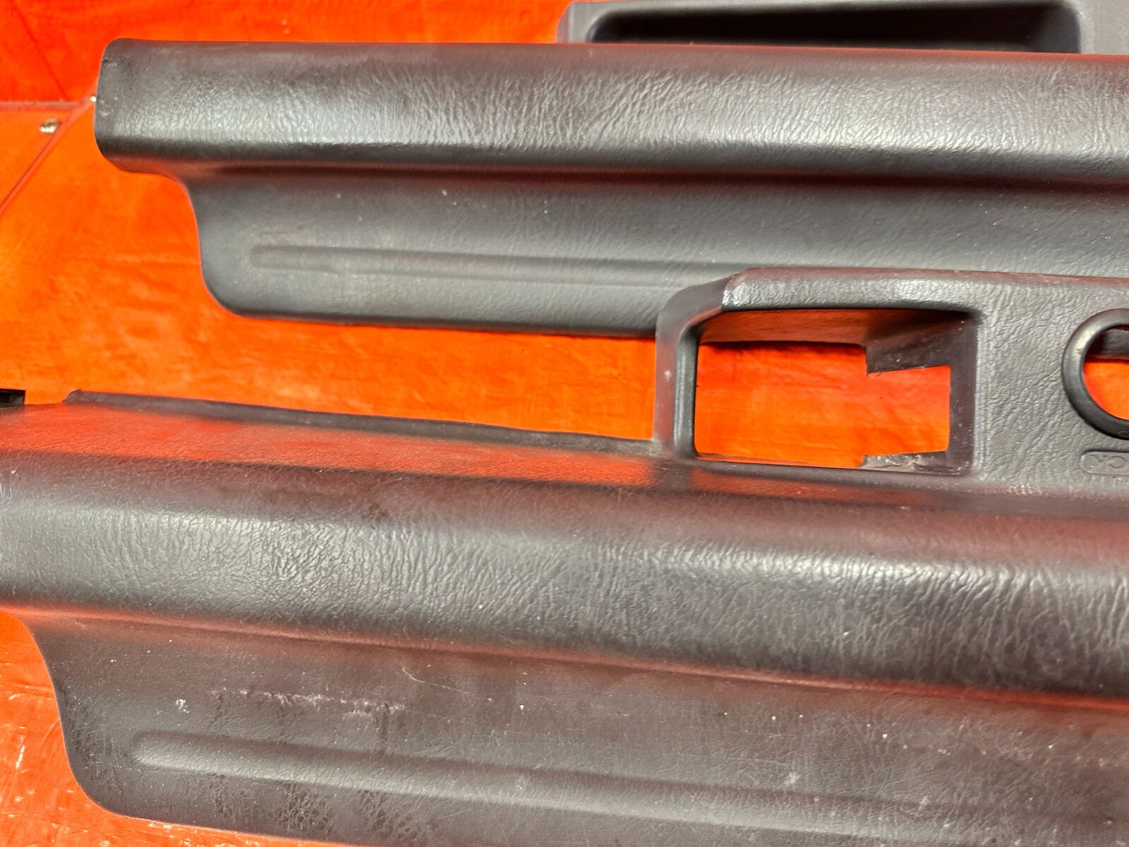 96 00 HONDA CIVIC COUPE   LEFT AND RIGHT FLOOR PILLARS SCUFF PLATES GRAY OEM 2855