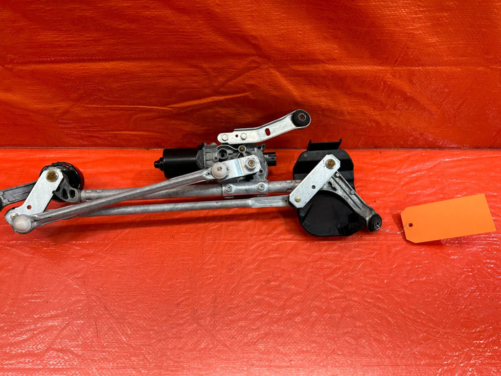 14 20 INFINITI Q50 & 17 20 Q60   WINDSHIELD WIPER MOTOR W/ LINKAGE   OEM #2158