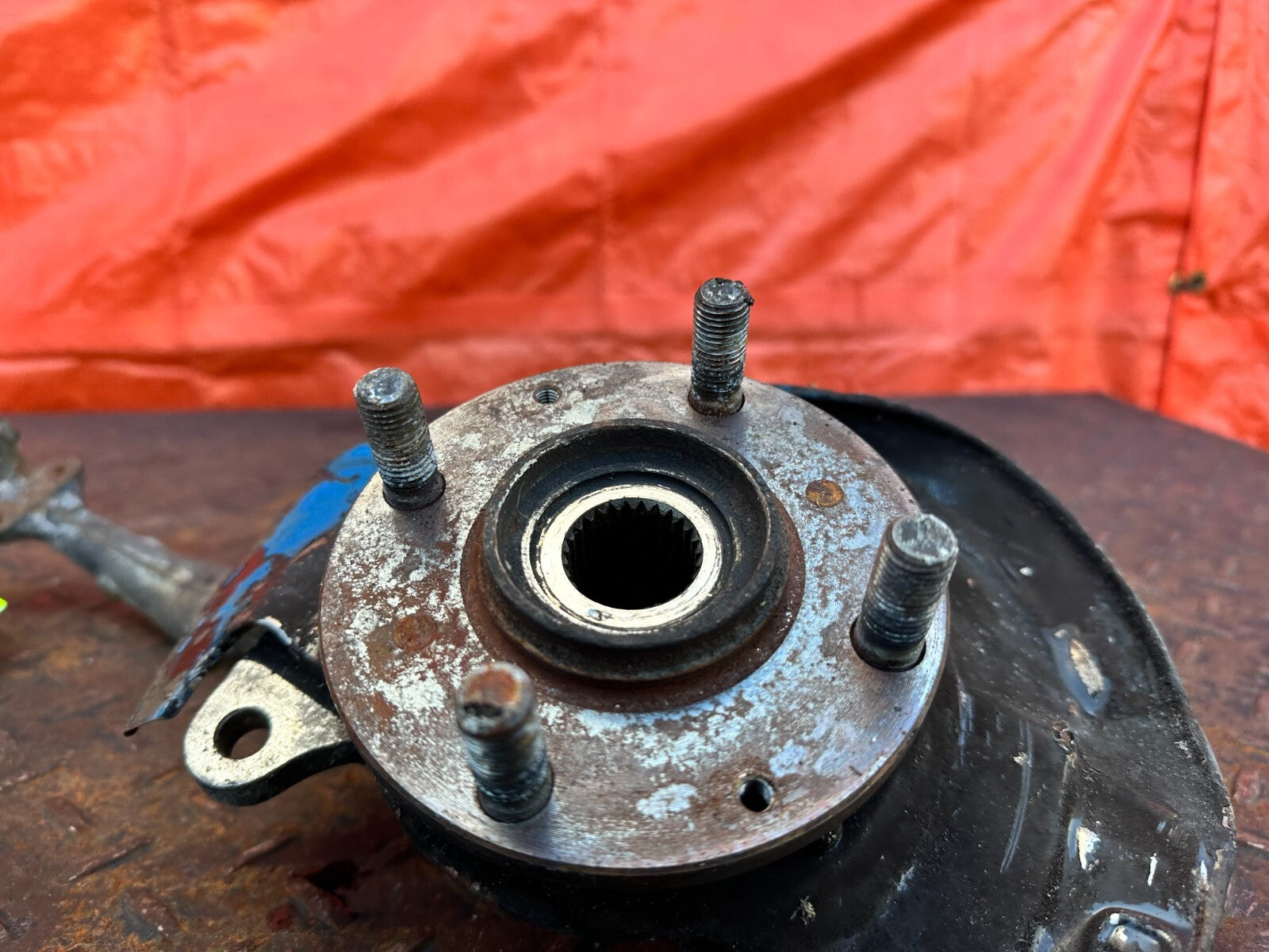 88 89 HONDA CRX   DRIVER LEFT FRONT SPINDLE KNUCKLE HUB   OEM FACTORY #2771