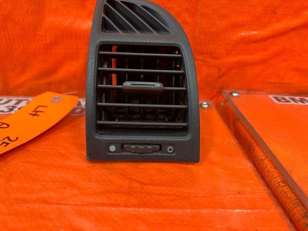 97 01 HONDA PRELUDE BASE & SH   PASSENGER RIGHT DASHBOARD DASH AC VENT OEM #2524