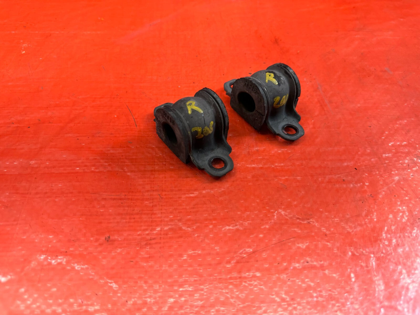 04 08 ACURA TSX   LEFT & RIGHT REAR SWAY BAR BRACKETS & BUSHINGS   OEM #2055