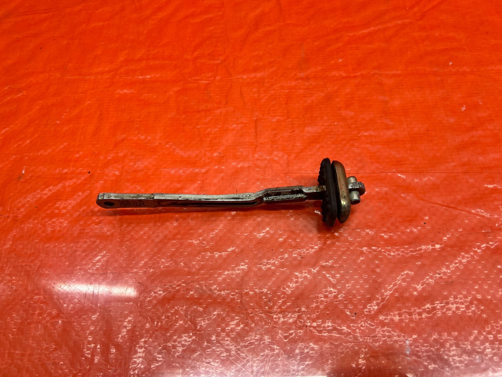 92 01 ACURA INTEGRA SEDAN LEFT / RIGHT REAR DOOR CHECKER HINGE ARM STOPPER 229 14
