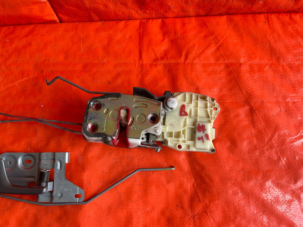 00 09 HONDA S2000   AP1   PASSENGER RIGHT DOOR LOCK ACTUATOR COMPLETE OEM #494