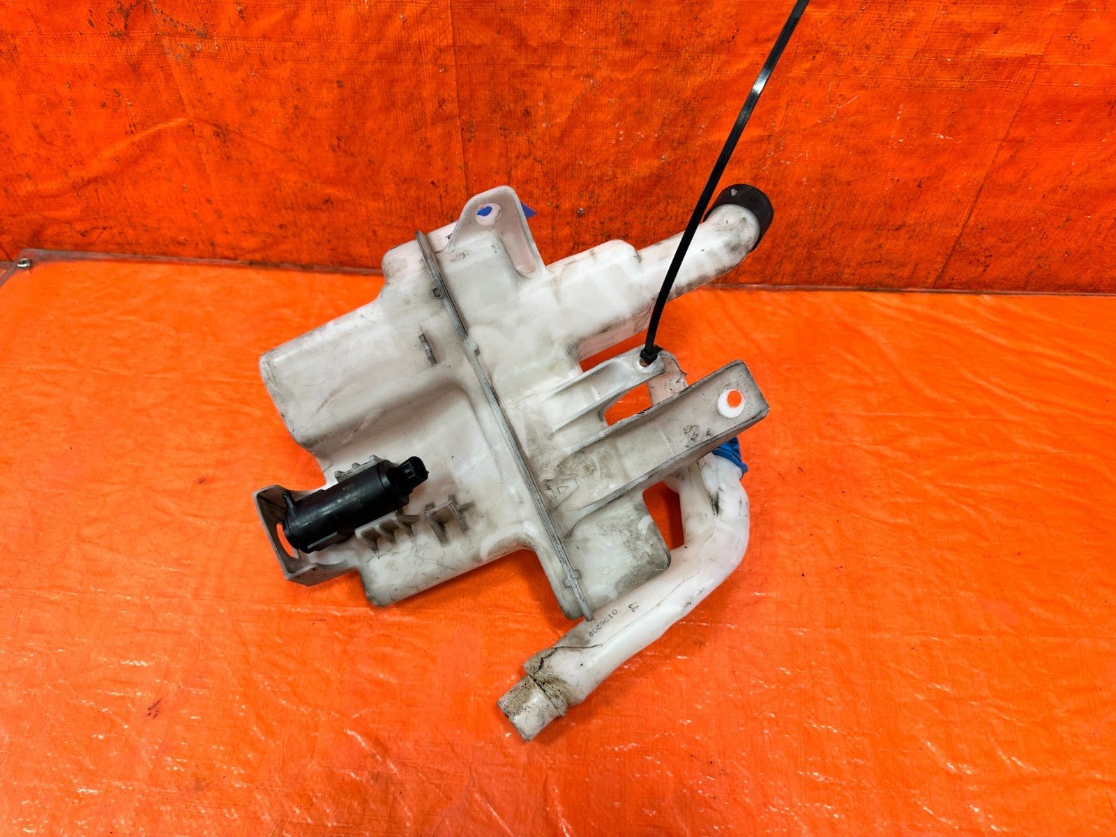 18 22 HONDA ACCORD 1.5L   WINDSHIELD WIPER TANK W/ NECK AND MOTOR   OEM #3248