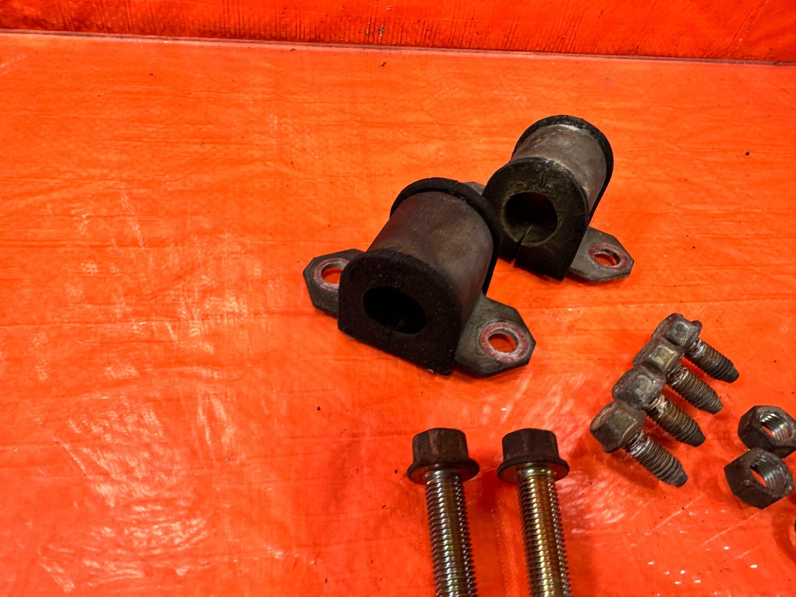 90 93 MAZDA MX 5 MIATA FRONT SWAY STABILIZER BRACKETS W BOLTS & BUSHINGS OEM 2677