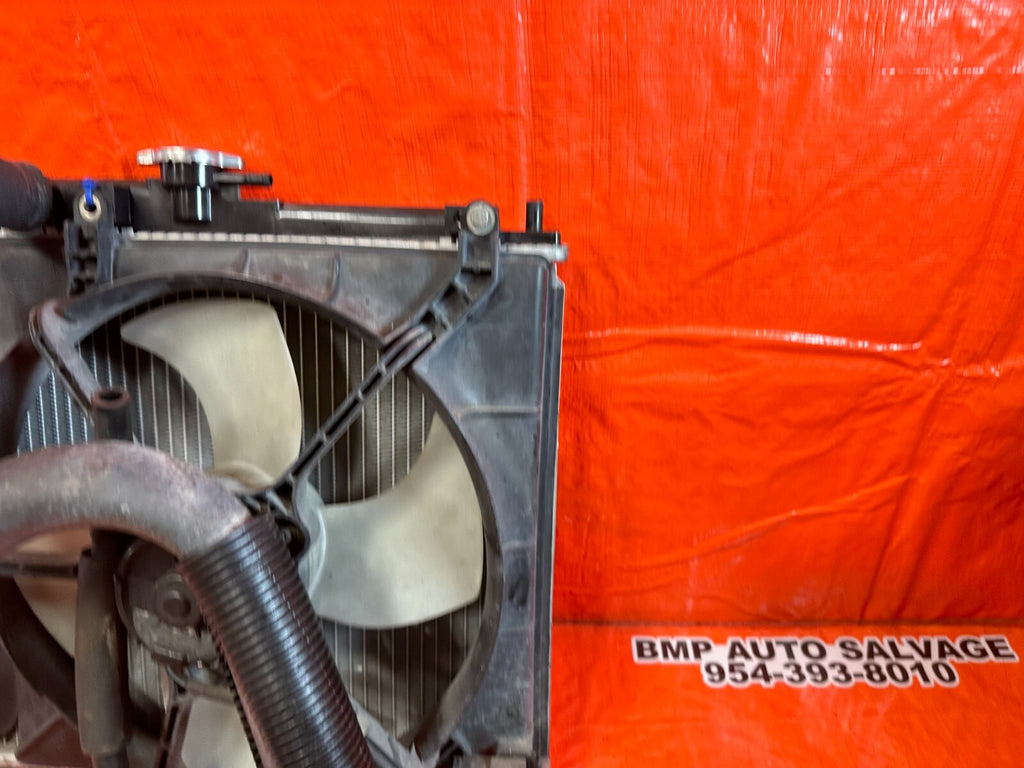 97 98 HONDA PRELUDE BASE   100% COMPLETE RADIATOR SET W/ FANS / HOSES / OEM 2522