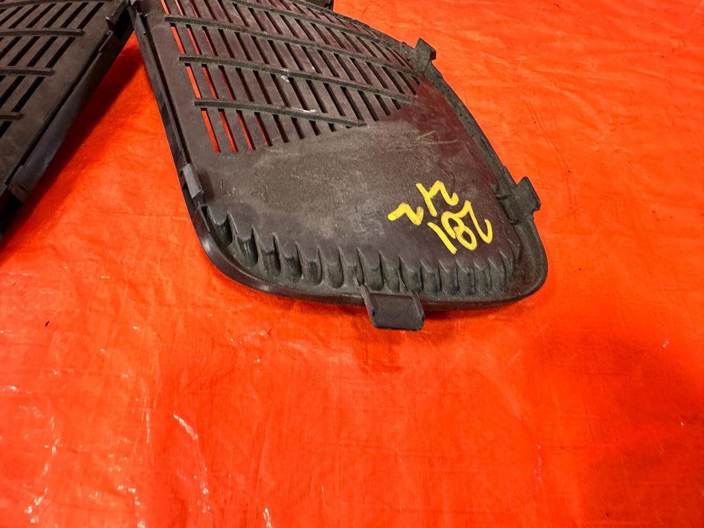 94 01 ACURA INTEGRA 2D REAR SPEAKER COVER TRIM PLASTIC LEFT & RIGHT BLACK OEM 819