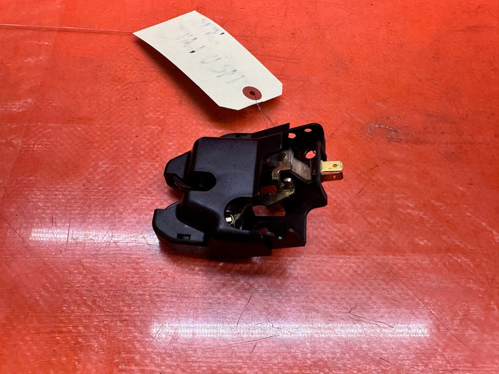 97 01 HONDA PRELUDE 2.2L REAR TRUNK DECKLID LOCK LATCH ACTUATOR CATCH OEM #3354
