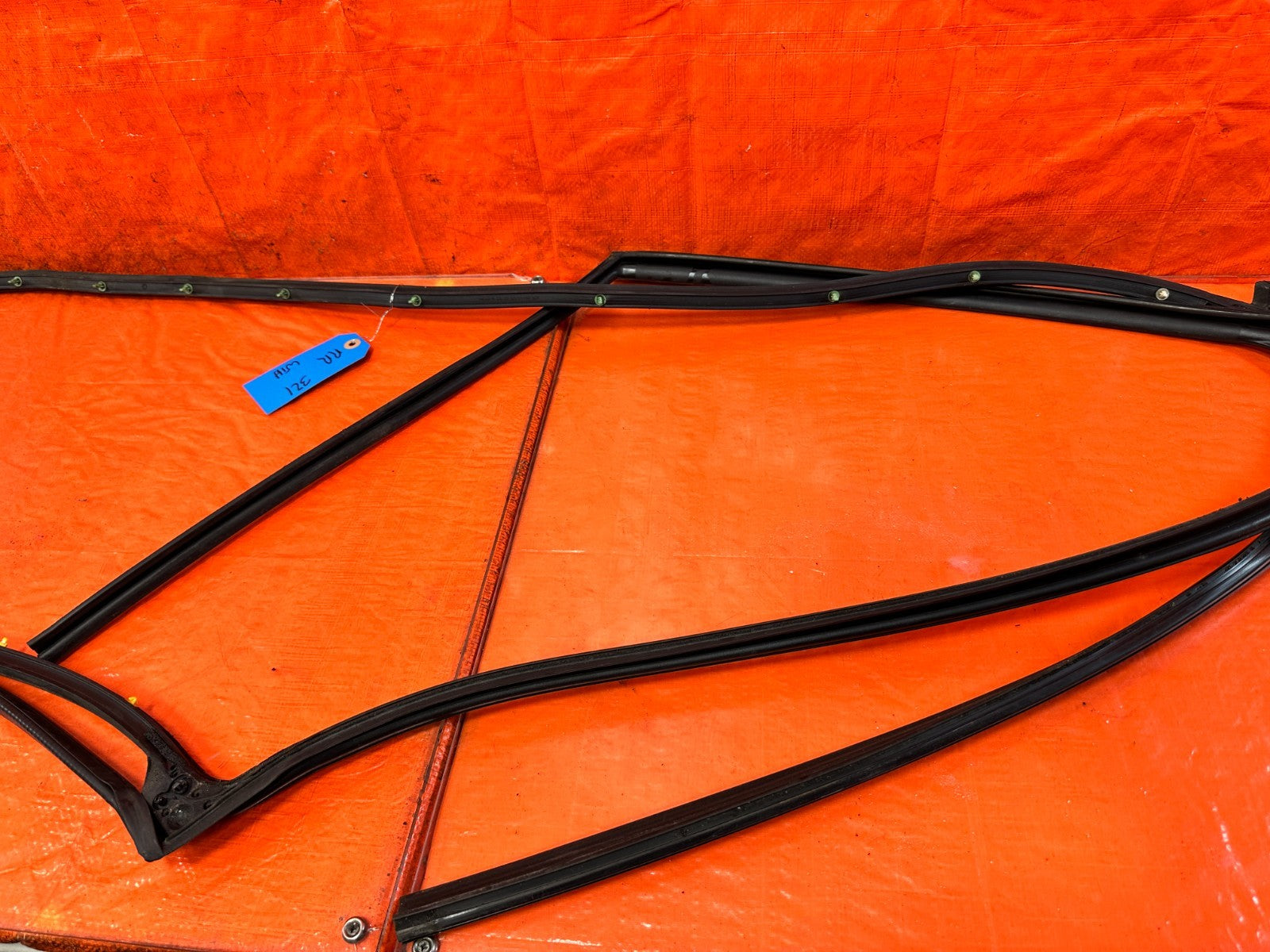 09 14 ACURA TSX   PASSENGER RIGHT FRONT   WEATHER STRIP & RUN CHANNEL OEM 3214