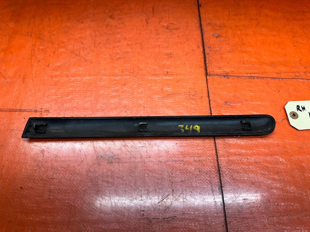 94-01 ACURA INTEGRA 2D COUPE RIGHT PASSENGER REAR QUARTER PANEL MOULDING OEM #347