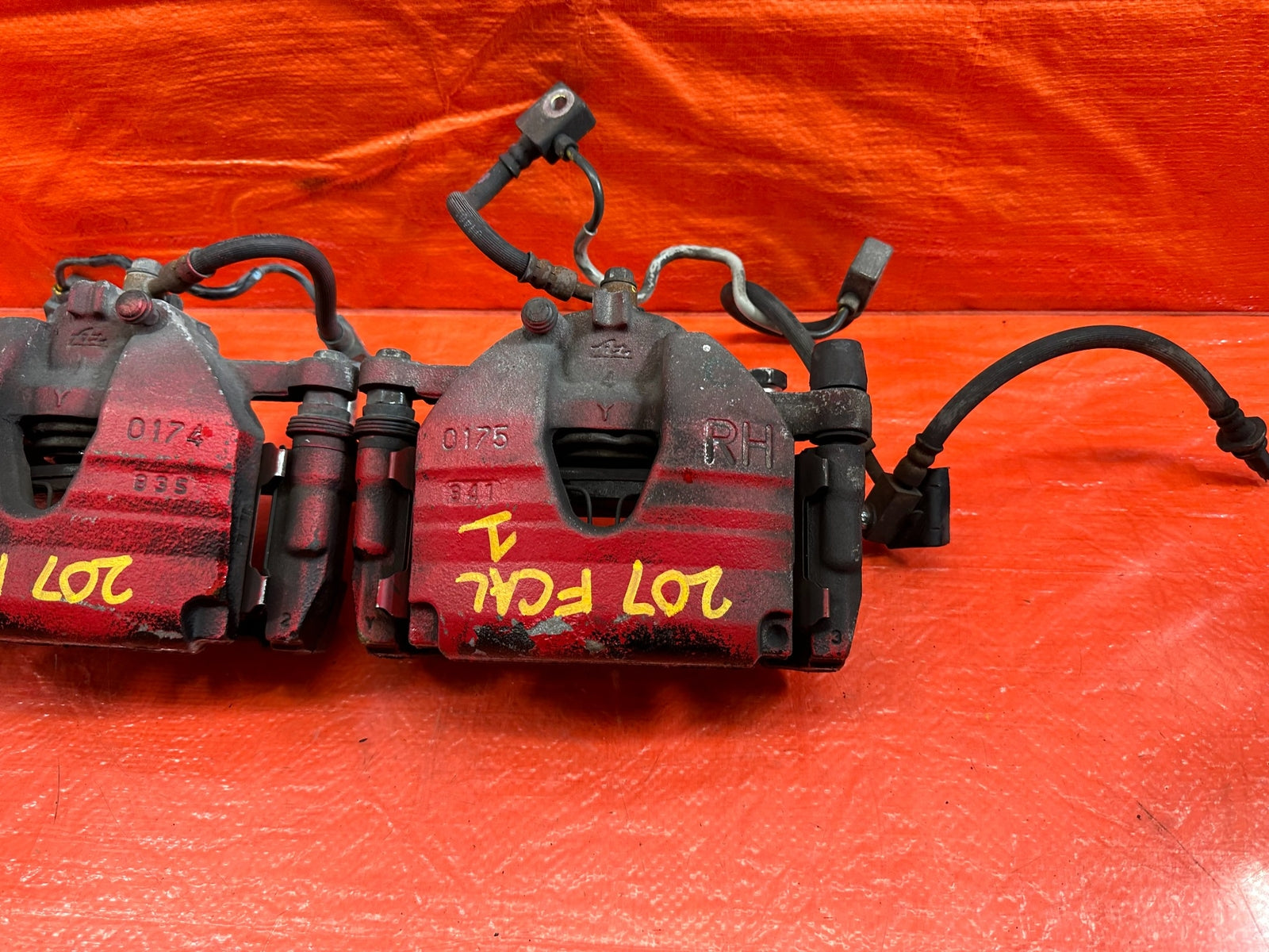 08 15 INFINITI G37 Q60   NON SPORT MODEL   LEFT 7 RIGHT FRONT BRAKE CALIPERS 2076