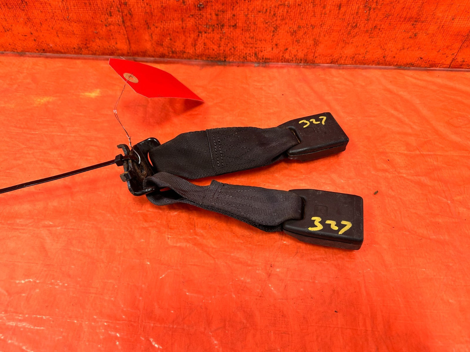 92 95 HONDA CIVIC 2D COUPE LEFT & RIGHT REAR   REAR SEAT BELT BUCKLE CLIP #3273