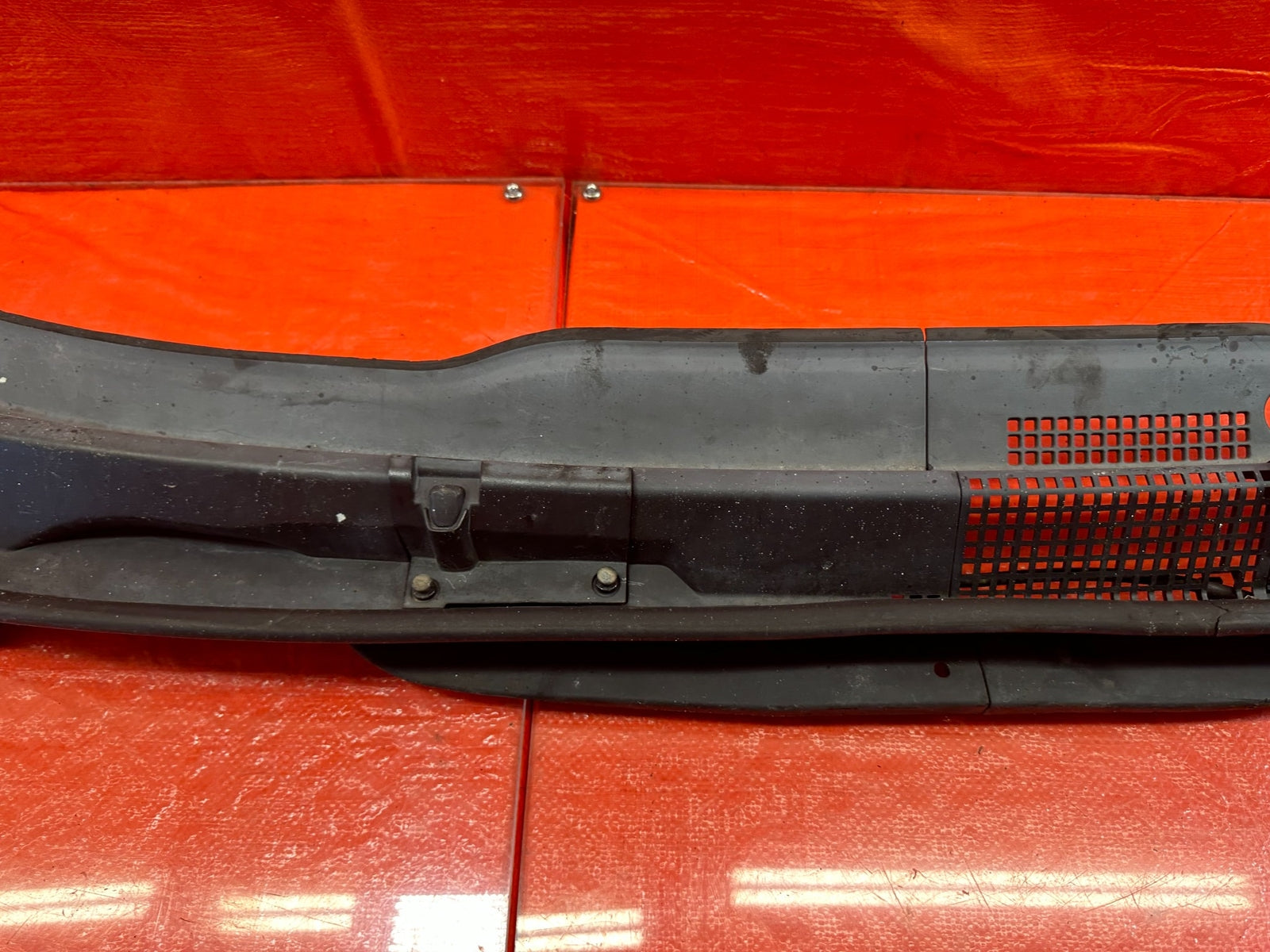 04 05 ACURA TSX   WINDSHIELD WIPER COWL TRIM PLASTIC   OEM FACTORY #1968