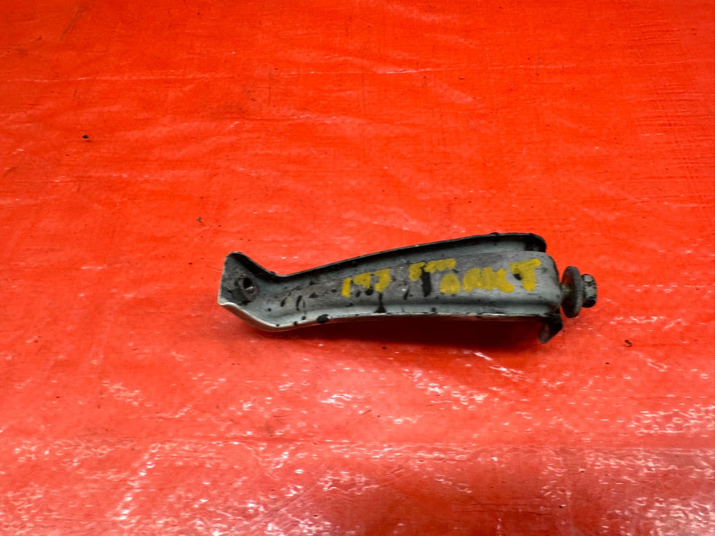 95 98 HONDA ODYSSEY   LEFT OR RIGHT   FENDER STIFFENER BRACKET RETAINER OEM 1936