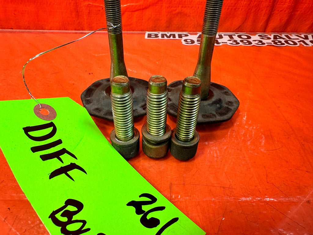 02 10 LEXUS SC430   DFIDDERENTIAL DIFF CARRIER PUMPKIN BOLTS   OEM FACTORY #2615