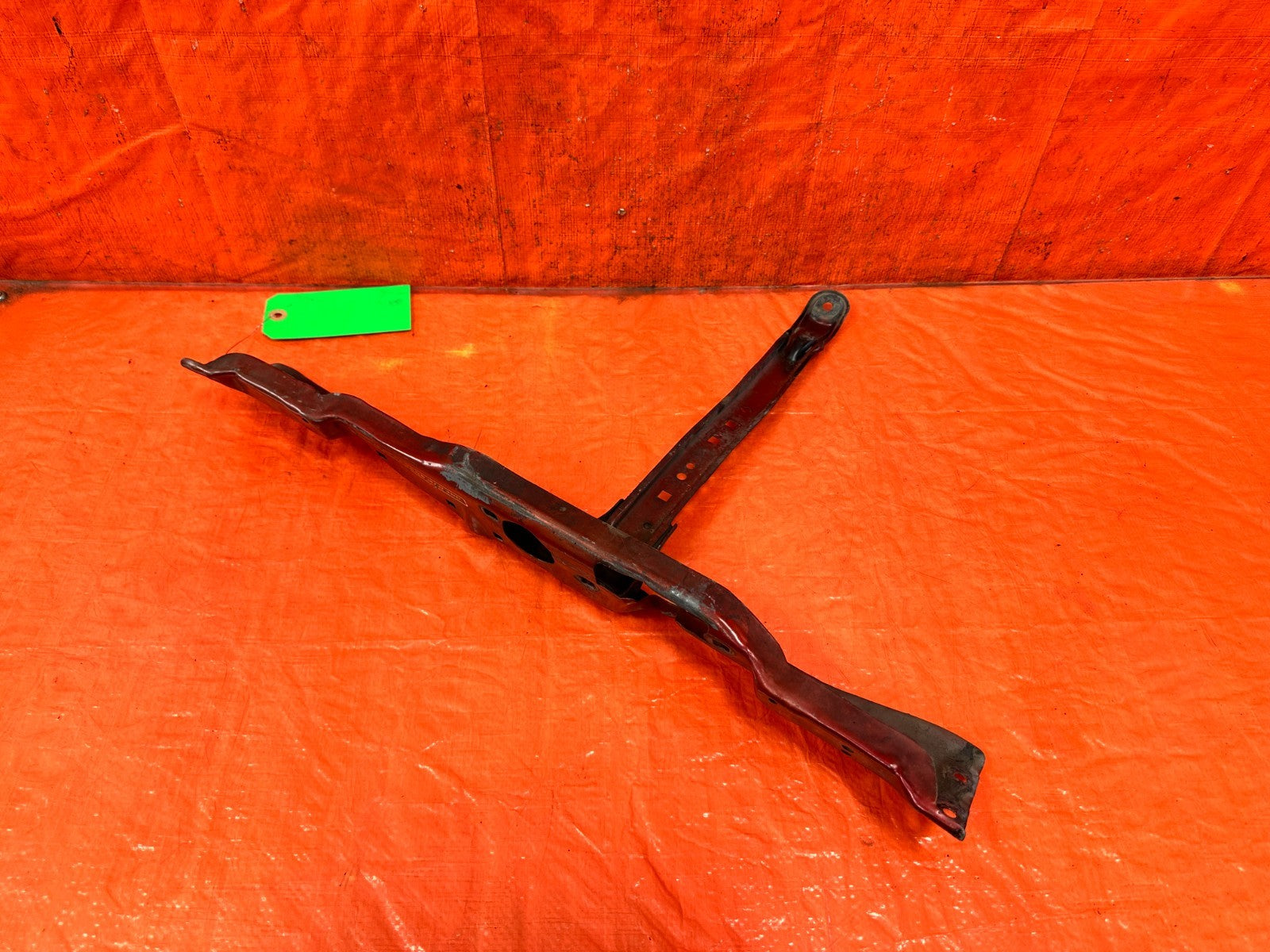 90 91 HONDA CIVIC HATCHBACK   CENTER RADIATOR SUPPORT T BRACKET   OEM 3177