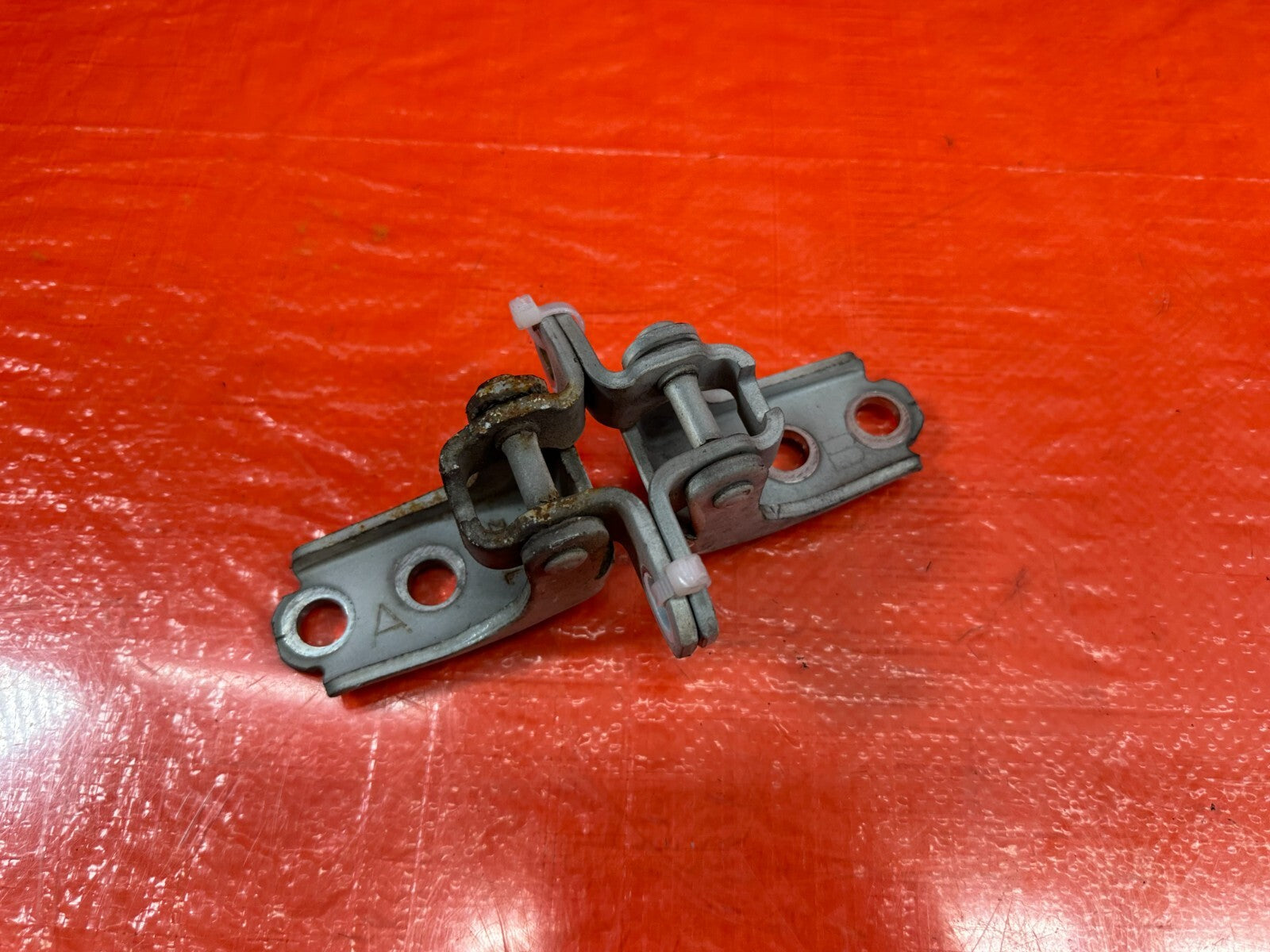 02 06 ACURA RSX   PASSENGER RIGHT FRONT DOOR HINGE SET UPPER LOWER   OEM #2120