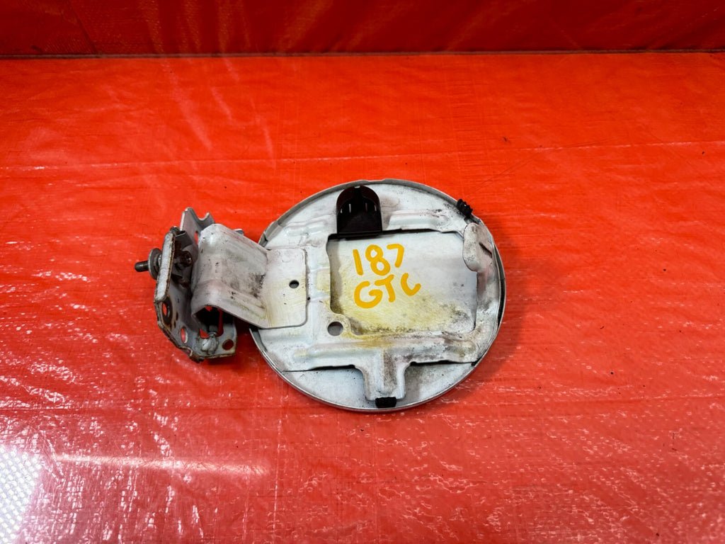 02 05 HONDA CIVIC SI EP3   GASOLINE GAS FUEL LID COVER   WHITE   OEM #1876