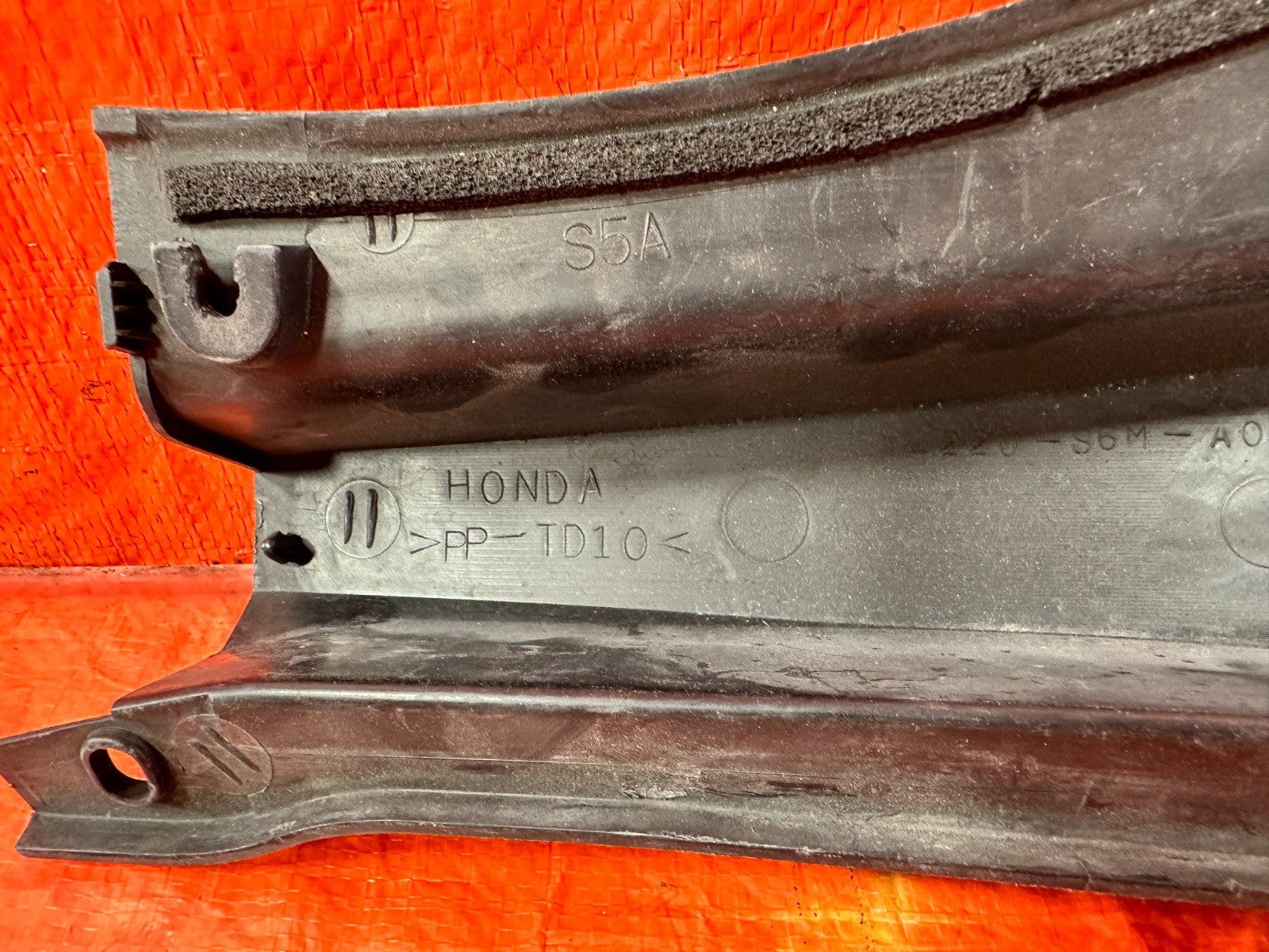 ACURA RSX WINDSHIELD WIPER COWL BEZEL PLASTIC TRIM PASSENGER RIGHT SIDE OEM #1393