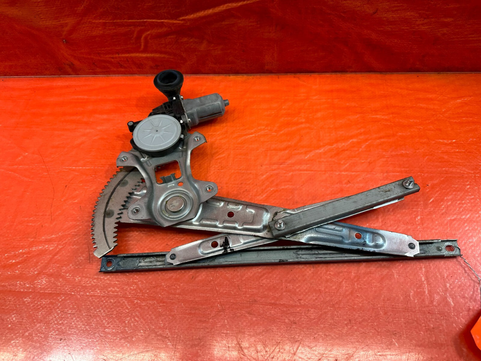 14 20 INFINITI Q50   PASSENGER RIGHT REAR   WINDOW REGULATOR W/ MOTOR   OEM #2424