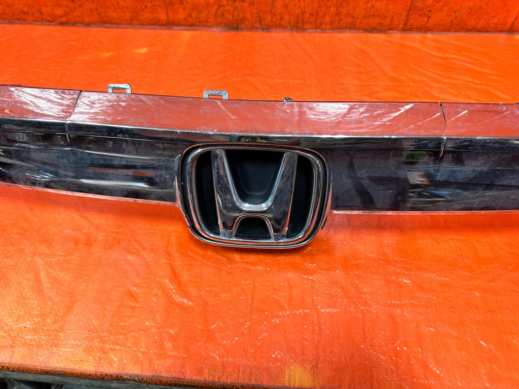 18 22 HONDA ACCORD 1.5L   FRONT BUMPER GRILLE ASSEMBLY   LOOK THERES DAMAGE OK!12